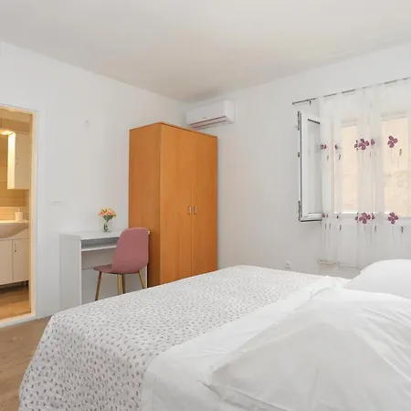 Apartments By The Sea Brela, Makarska - 6688 Room photo