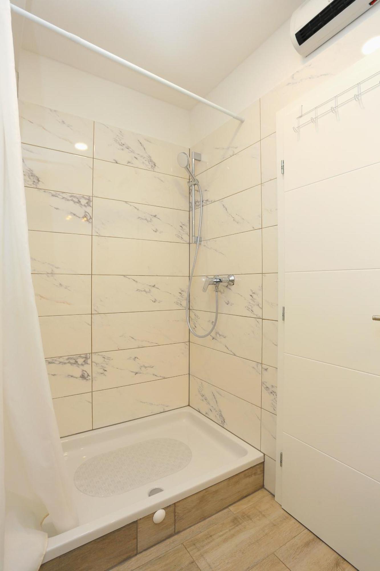 By The Sea Brela, Makarska - 6688 Apartman
